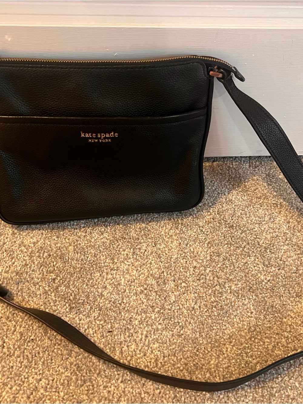 🖤 Kate Spade New York Medium Crossbody – Black Pebbled Leather